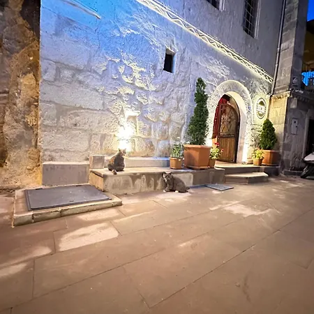 Hira Cave فندق 5*