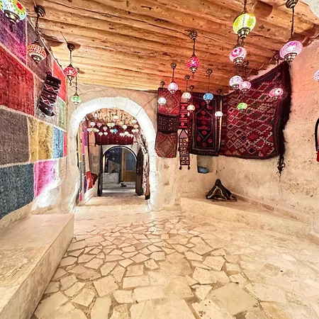 Hira Cave 5* Γκόρεμε