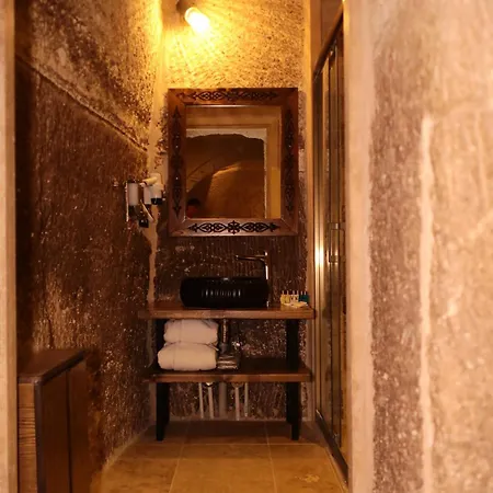 Hira Cave Гореме