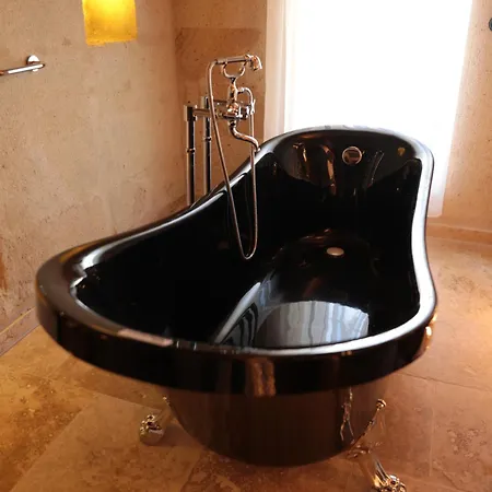 Hira Cave فندق 5*