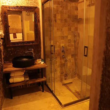 Hira Cave 5*