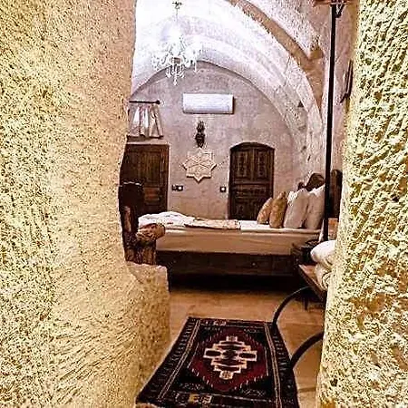Hira Cave Hotel