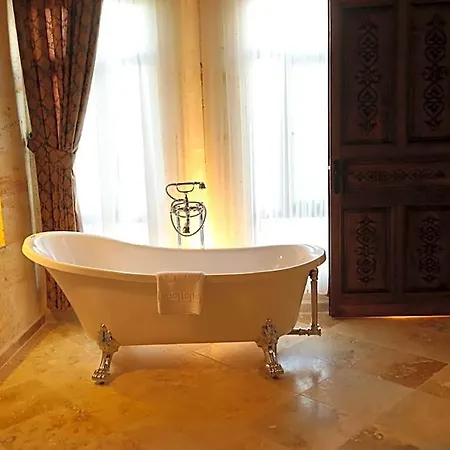 Отель Hira Cave 5*
